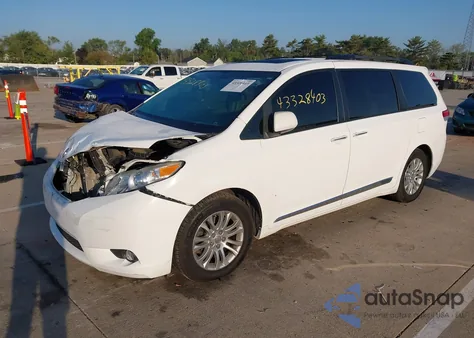 2012 Toyota Sienna Xle V6 8 Passenger z USA, uszkodzony, nr VIN 5TDYK3DC0CS210067